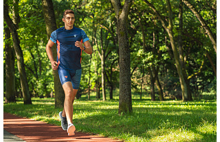 Nawodnienie sportowca - co, ile i jak często pić przed i po treningu?