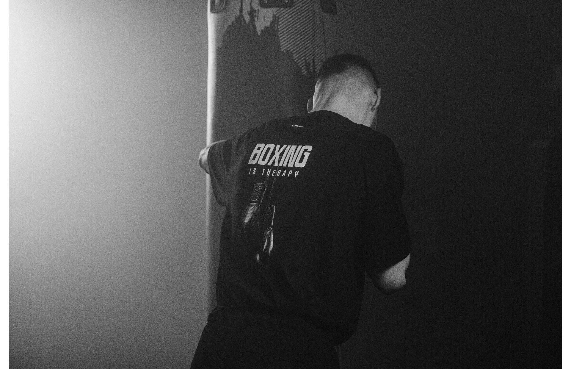 Jak wybrać rękawice do MMA? Przegląd rodzajów i instrukcja doboru.