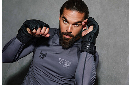 Jak wiązać owijki bokserskie? Rodzaje i instrukcja owijania bandaży.